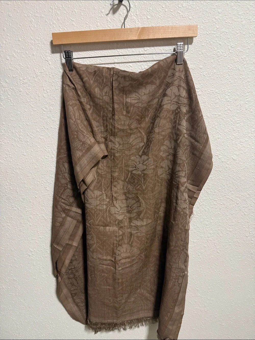 Brown Floral Jacquard Oversized Wrap‎ Scarf Fringe Trim One Size NWOT